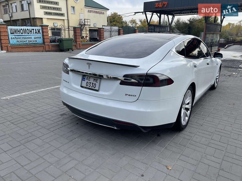 Лифтбек Tesla Model S 2013 в Днепре