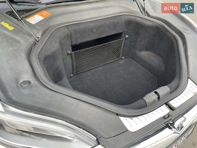 Лифтбек Tesla Model S 2013 в Днепре