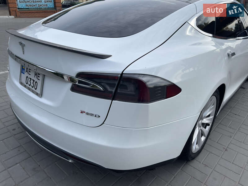 Лифтбек Tesla Model S 2013 в Днепре