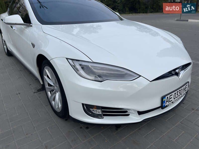 Лифтбек Tesla Model S 2013 в Днепре