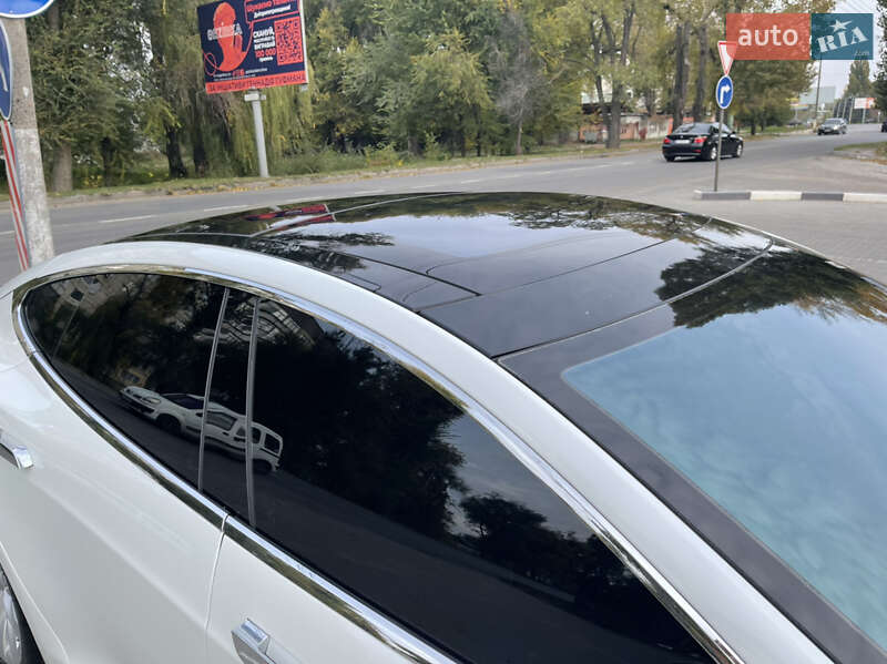 Лифтбек Tesla Model S 2013 в Днепре