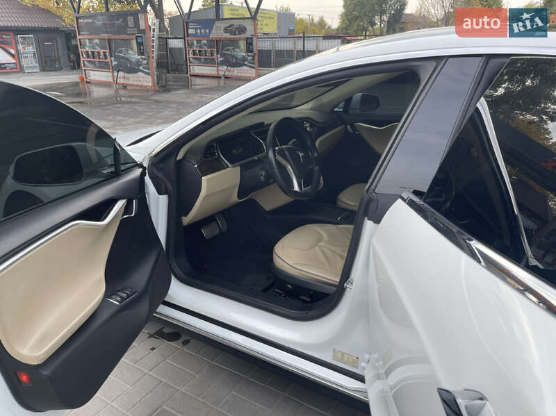 Лифтбек Tesla Model S 2013 в Днепре