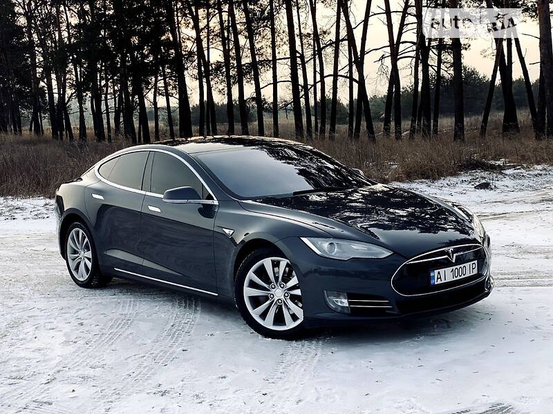 Ліфтбек Tesla Model S 2014 в Києві