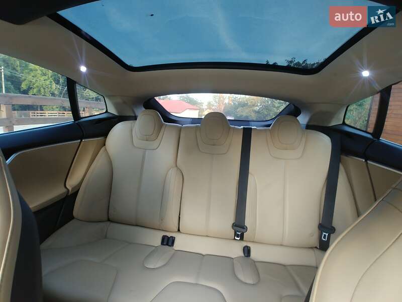 Ліфтбек Tesla Model S 2014 в Києві