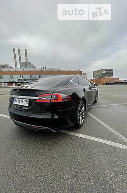 Хэтчбек Tesla Model S 2013 в Киеве