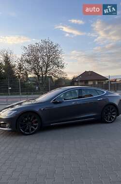 Седан Tesla Model S 2018 в Луцке