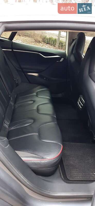 Ліфтбек Tesla Model S 2013 в Києві