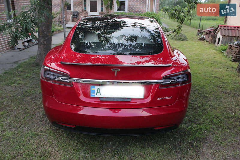 Хетчбек Tesla Model S 2019 в Києві