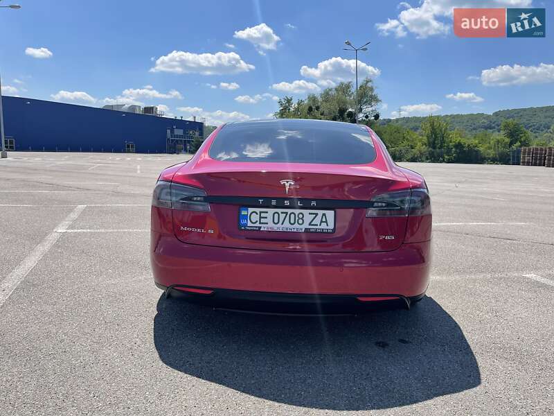 Лифтбек Tesla Model S 2014 в Черновцах