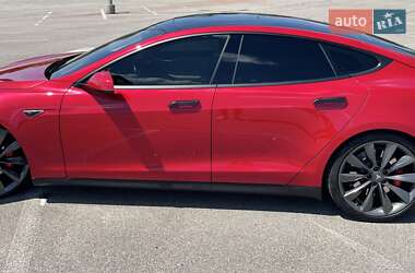 Лифтбек Tesla Model S 2014 в 