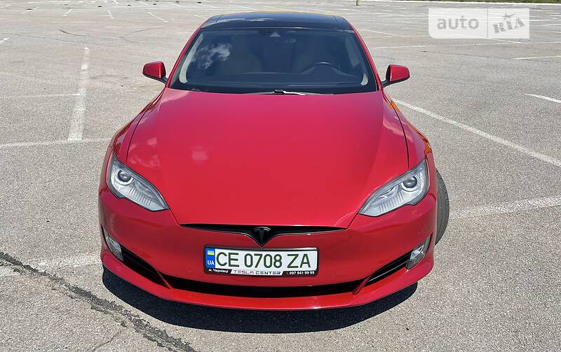 Лифтбек Tesla Model S 2014 в Черновцах