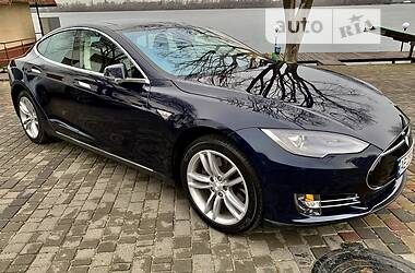 Хэтчбек Tesla Model S 2015 в Днепре