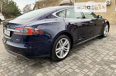 Хэтчбек Tesla Model S 2015 в Днепре