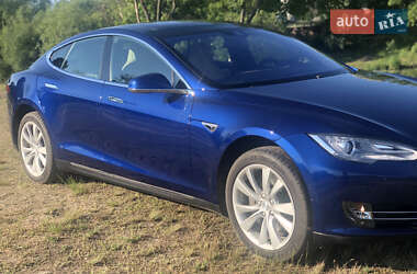 Лифтбек Tesla Model S 2016 в Киеве