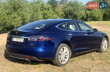 Лифтбек Tesla Model S 2016 в Киеве