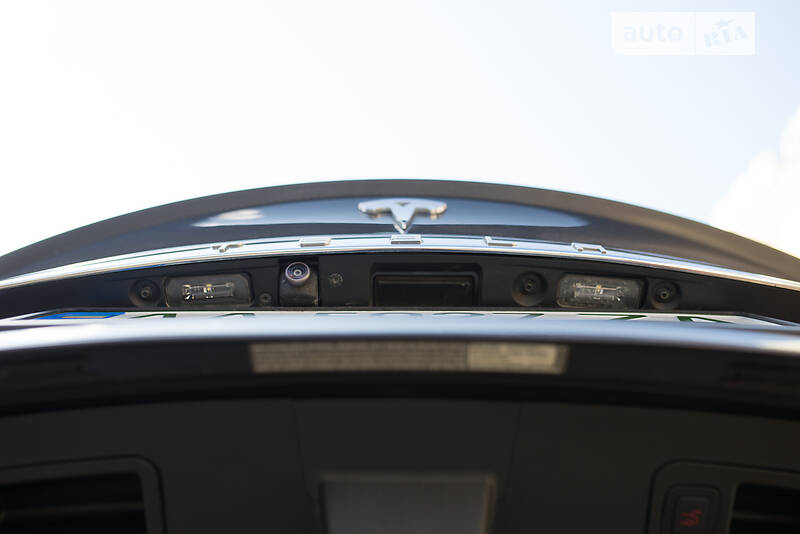 Ліфтбек Tesla Model S 2018 в Києві