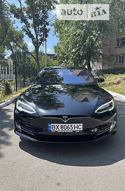 Лифтбек Tesla Model S 2020 в Киеве