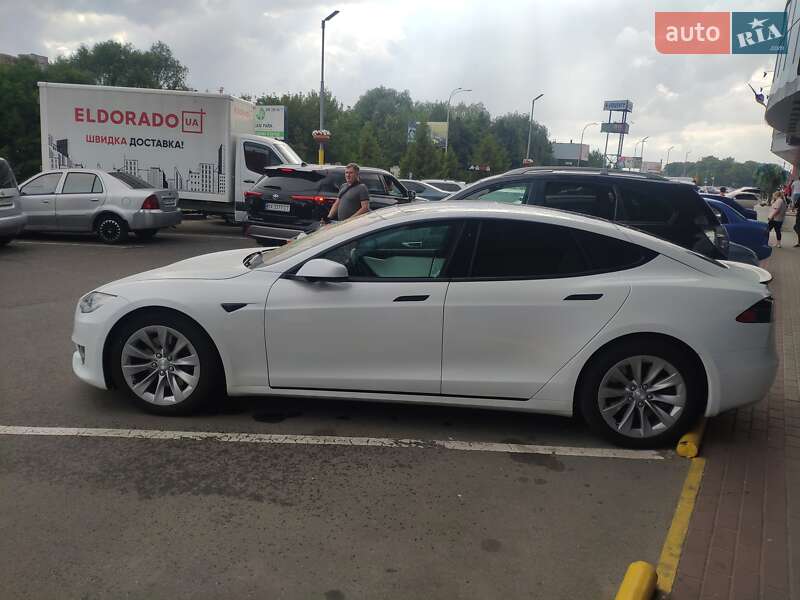 Лифтбек Tesla Model S 2017 в Хмельницком