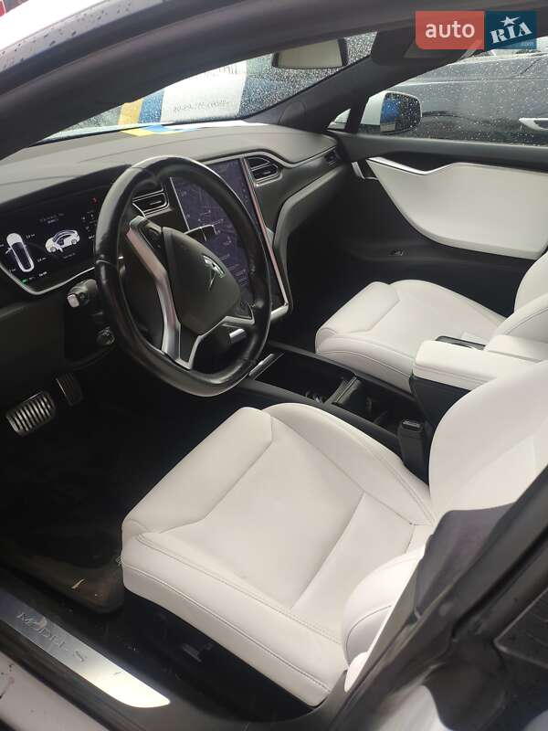 Лифтбек Tesla Model S 2017 в Хмельницком