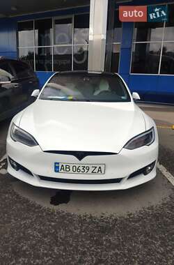 Лифтбек Tesla Model S 2017 в Хмельницком