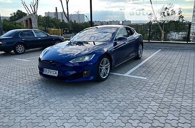 Лифтбек Tesla Model S 2016 в Киеве