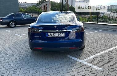 Лифтбек Tesla Model S 2016 в Киеве