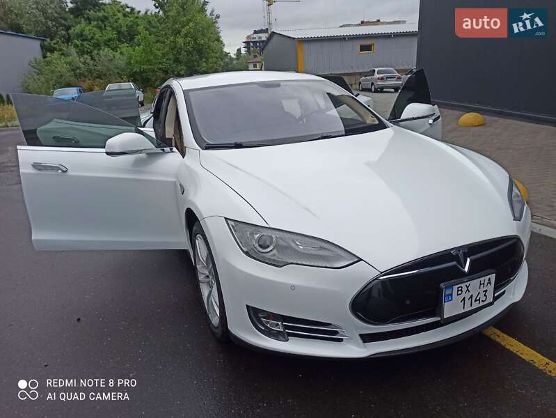 Лифтбек Tesla Model S 2013 в Хмельницком