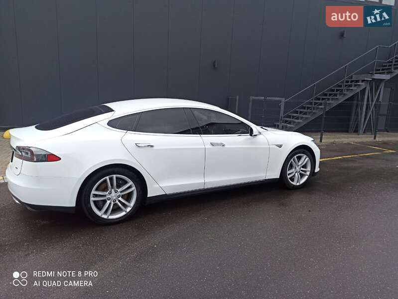Лифтбек Tesla Model S 2013 в Хмельницком