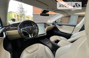 Седан Tesla Model S 2015 в Ивано-Франковске