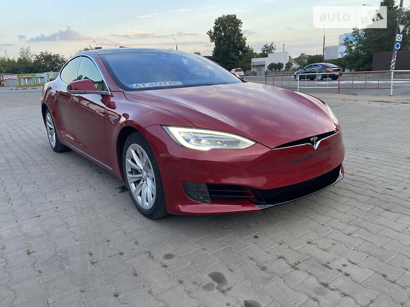 Хэтчбек Tesla Model S 2016 в Коломые