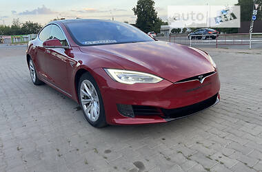 Хэтчбек Tesla Model S 2016 в Коломые