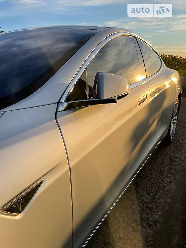 Хетчбек Tesla Model S 2014 в Хмельницькому фото 10 Хетчбек Tesla Model S 2014 в Хмельницькому