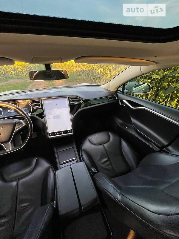 Хетчбек Tesla Model S 2014 в Хмельницькому фото 20 Хетчбек Tesla Model S 2014 в Хмельницькому