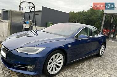Лифтбек Tesla Model S 2018 в Львове