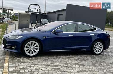 Лифтбек Tesla Model S 2018 в Львове