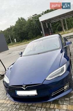 Лифтбек Tesla Model S 2018 в Львове