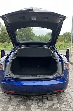 Ліфтбек Tesla Model S 2018 в Львові