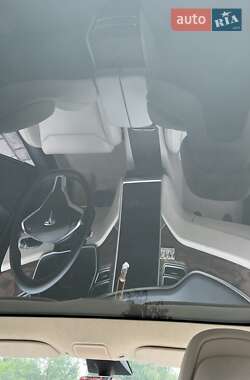Лифтбек Tesla Model S 2018 в Львове