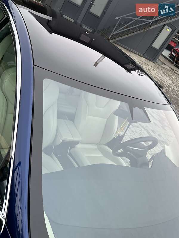 Лифтбек Tesla Model S 2018 в Львове