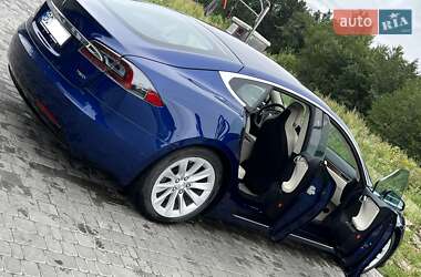 Ліфтбек Tesla Model S 2018 в Львові