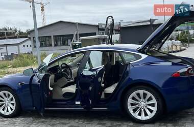 Лифтбек Tesla Model S 2018 в Львове