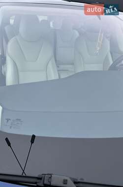 Лифтбек Tesla Model S 2018 в Львове