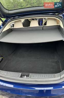 Лифтбек Tesla Model S 2018 в Львове