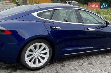 Лифтбек Tesla Model S 2018 в Львове