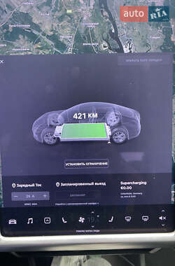 Хэтчбек Tesla Model S 2014 в 