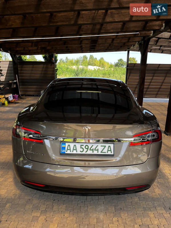 Седан Tesla Model S 2016 в Киеве фото 2 Седан Tesla Model S 2016 в Киеве