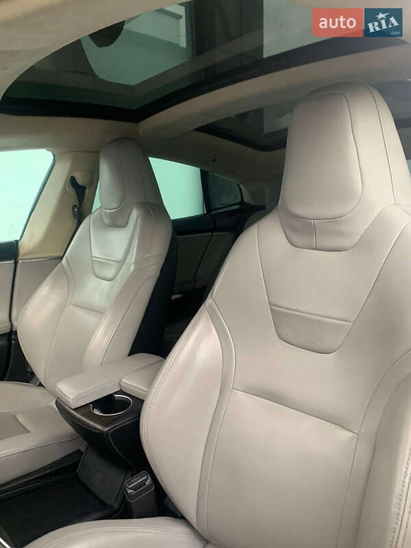 Седан Tesla Model S 2016 в Киеве фото 6 Седан Tesla Model S 2016 в Киеве
