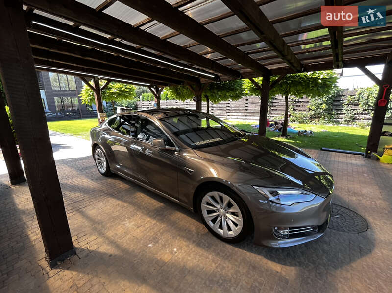 Седан Tesla Model S 2016 в Киеве фото 16 Седан Tesla Model S 2016 в Киеве