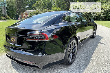 Лифтбек Tesla Model S 2022 в 