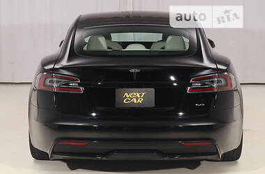 Лифтбек Tesla Model S 2022 в 